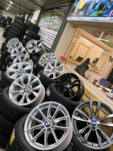 MMK Riepu serviss jauni diski BMW Audi VOLVO