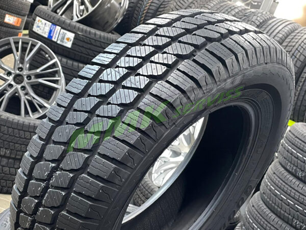 195/70R15C Goodride SW612 104/102R - All-season tyres / Winter tyres